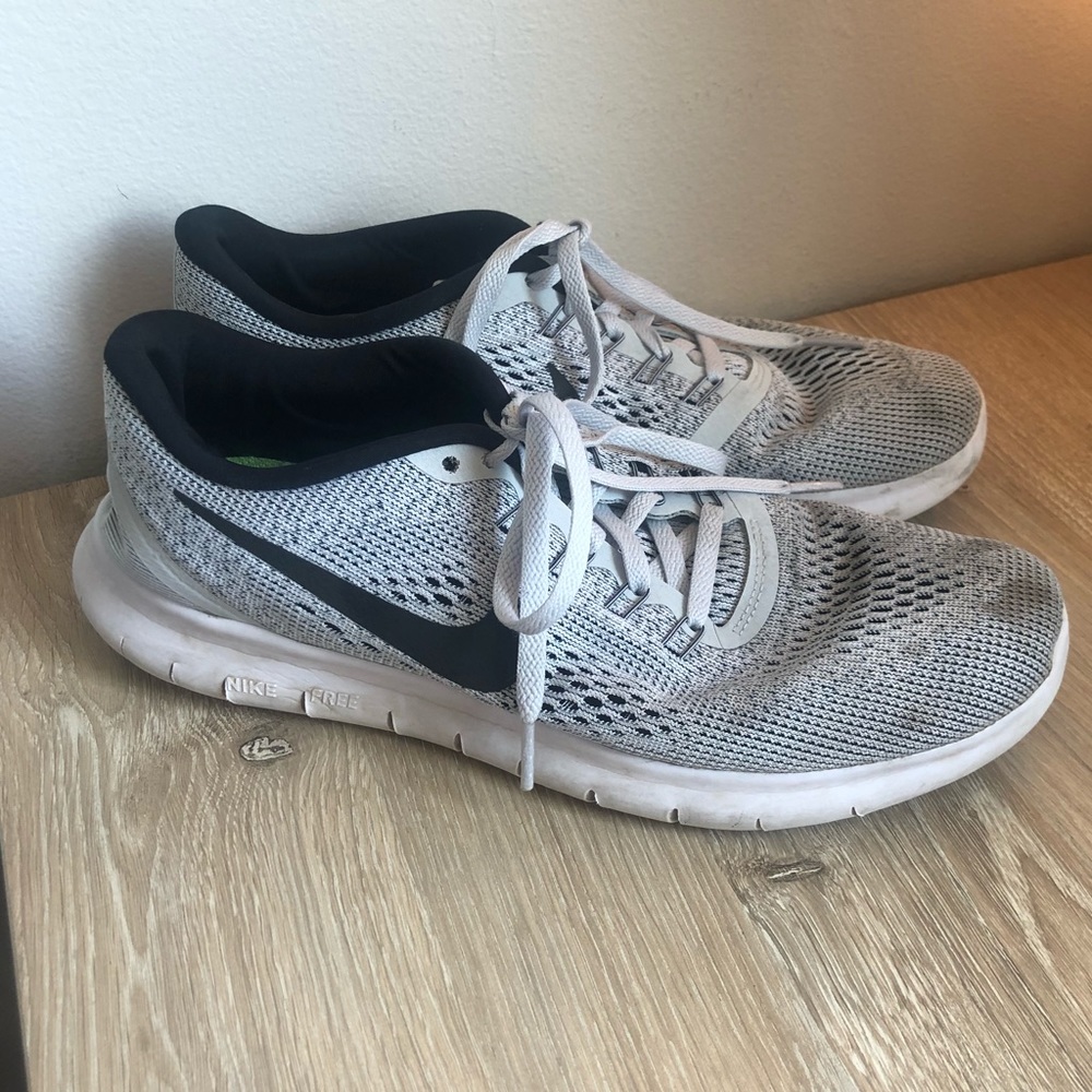 White NIKE shoes